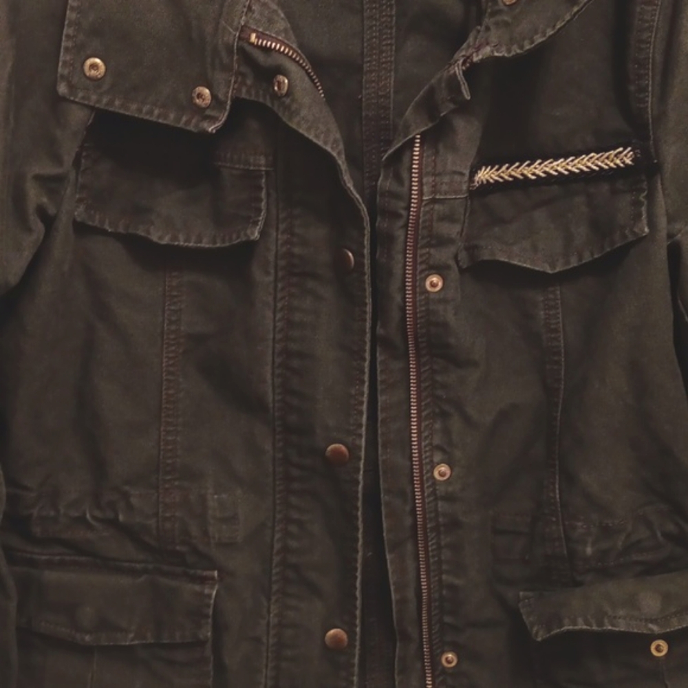 Stylish Green Jacket - image 3